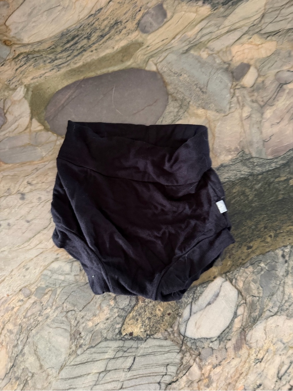 Kyte BABY Black Bummies 6-12